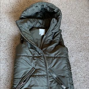 Women’s Puffer Vest